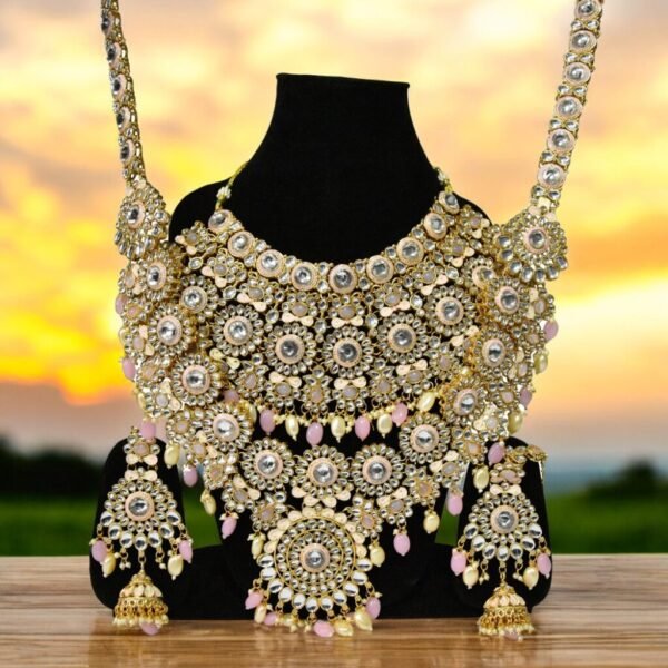 Heavy look Bridal Set with complete accessories