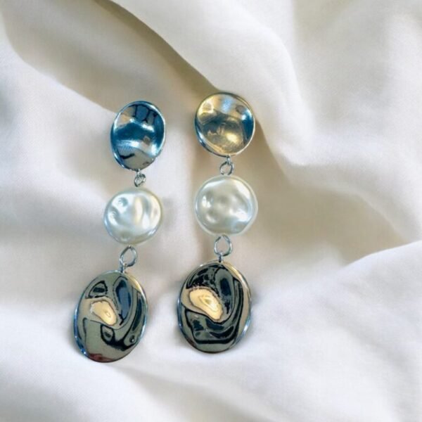 Contempory pearl earrings