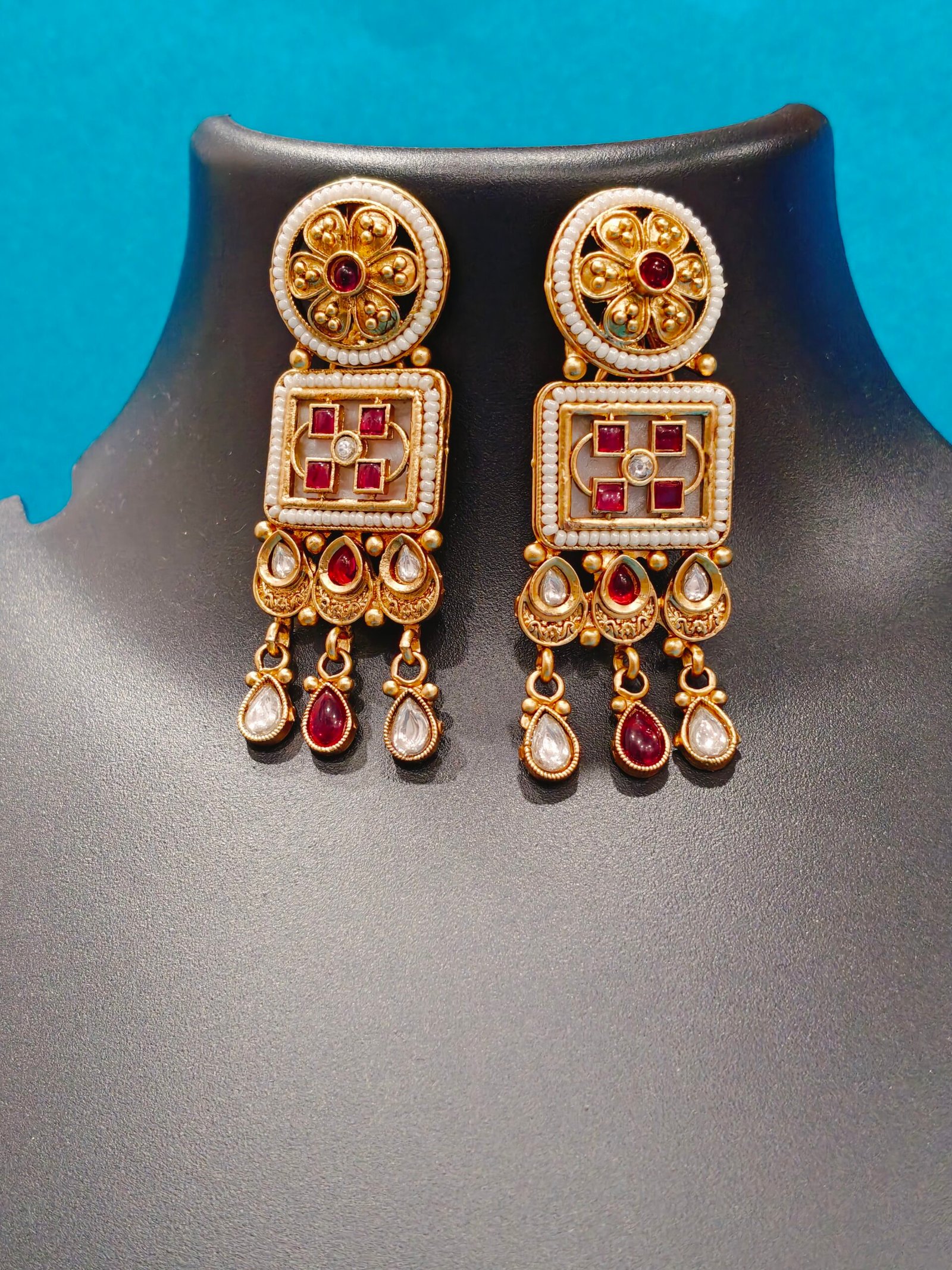 Regal Antique Gold-Plated Necklace Set with Pearl & Ruby Accents - Image 3